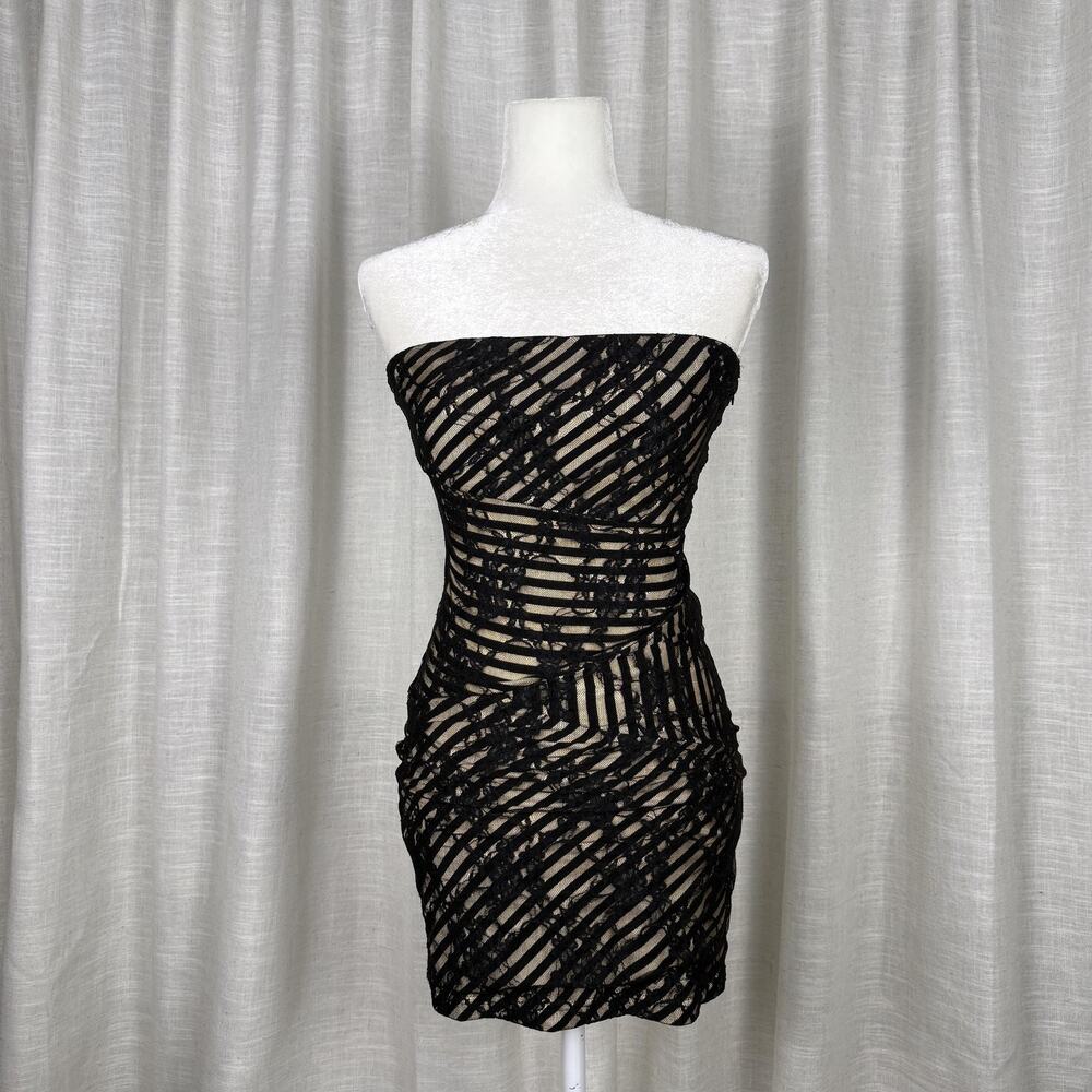 NIKIBIKI Dress Womens Small Black Lace Strapless Bodycon Mini Party Cocktail